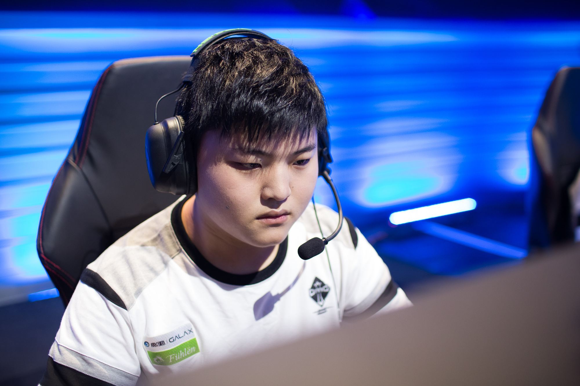 锋线竞争 锋线竞争